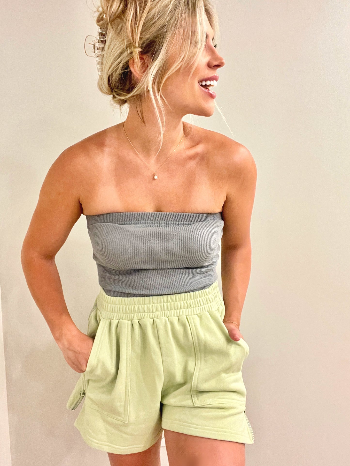 Aubrey Elastic Waist Side Zipper Short