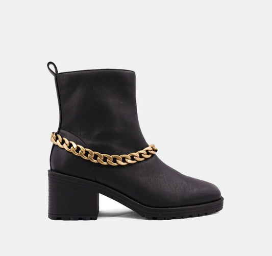 Yenni Black Booties